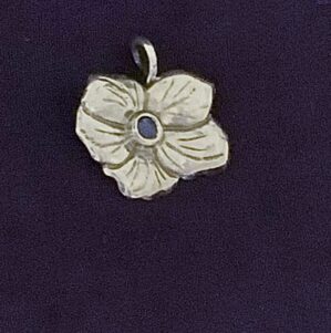 CG339, Flower Pendant, Lapis Lazuli center,